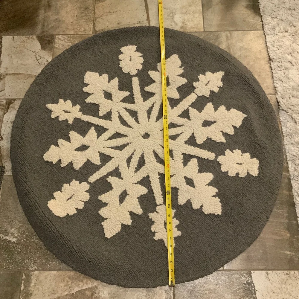 Garnet Hill Grey Ivory Wool Hooked Rug Snowflake Alpine Home Decor Perfect Cabin